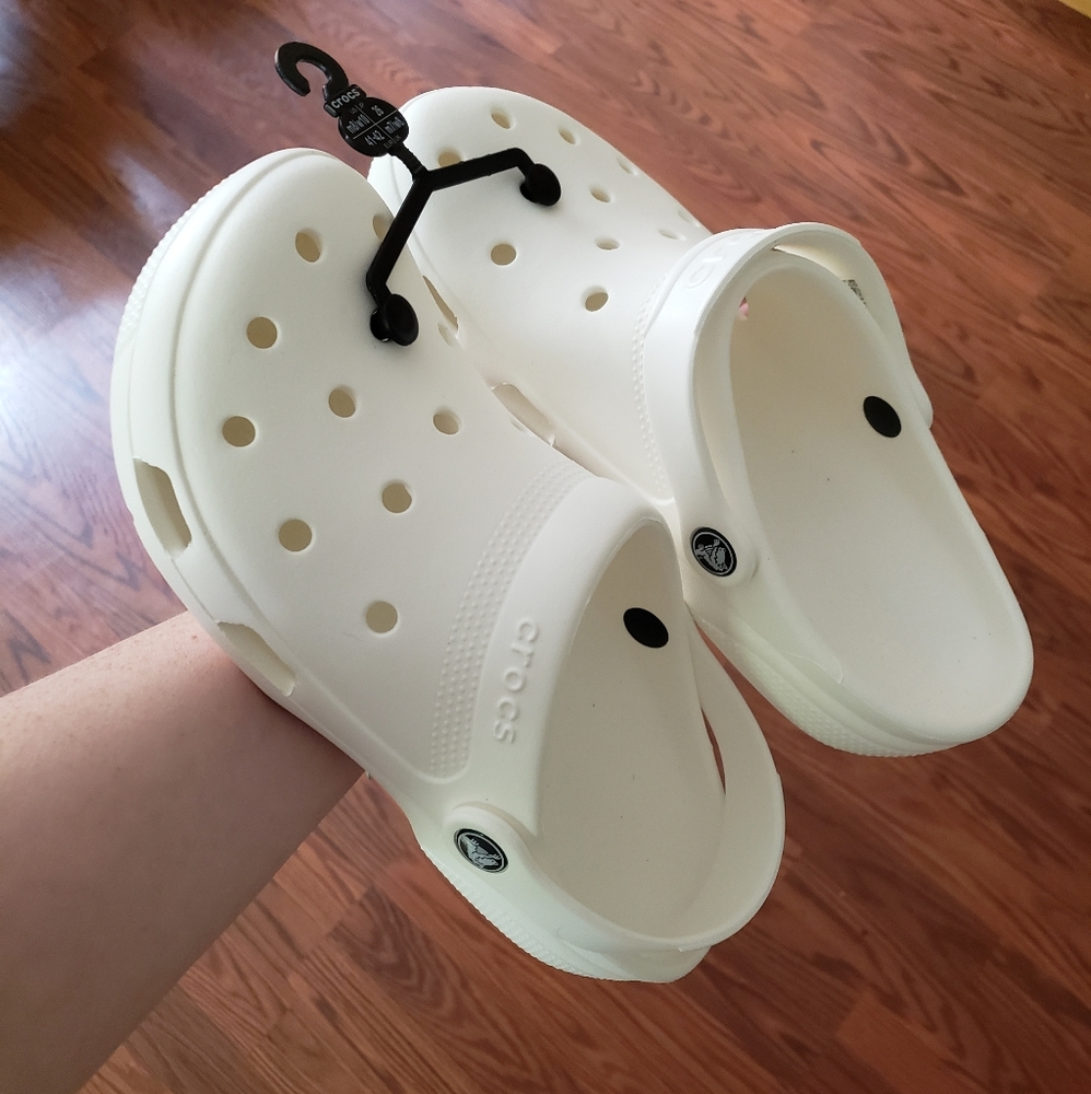 White Crocs size 6